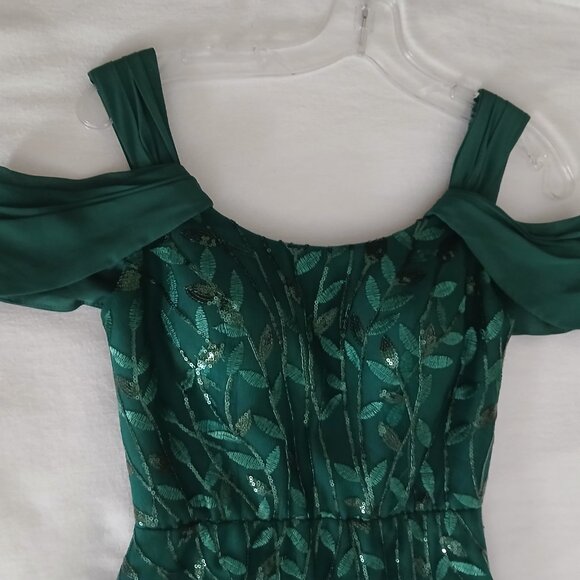 JJ's house green floor length dress with leaf design - Picture 3 of 5